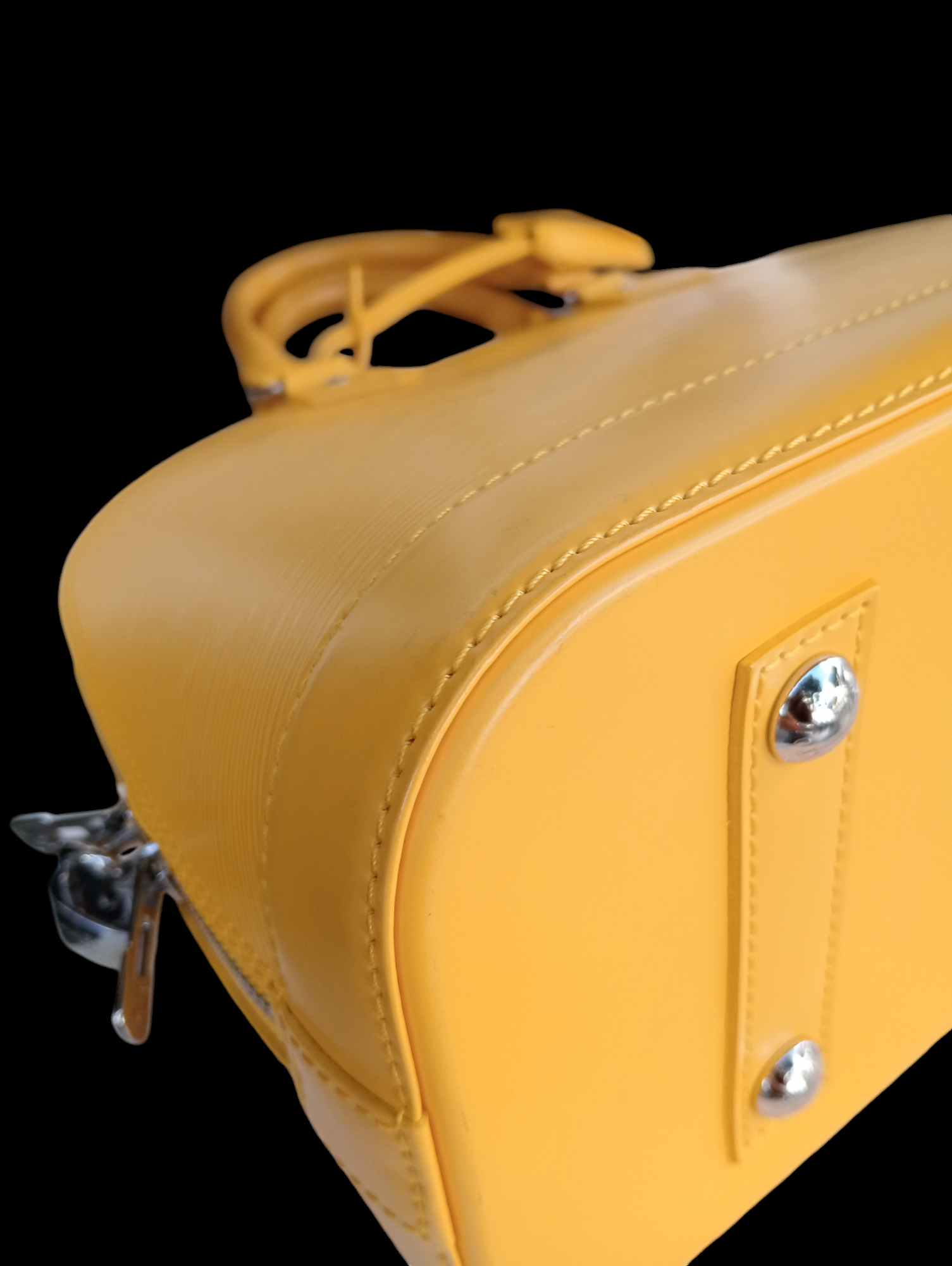 Bolso Louis Vuitton Alma - Color Amarillo