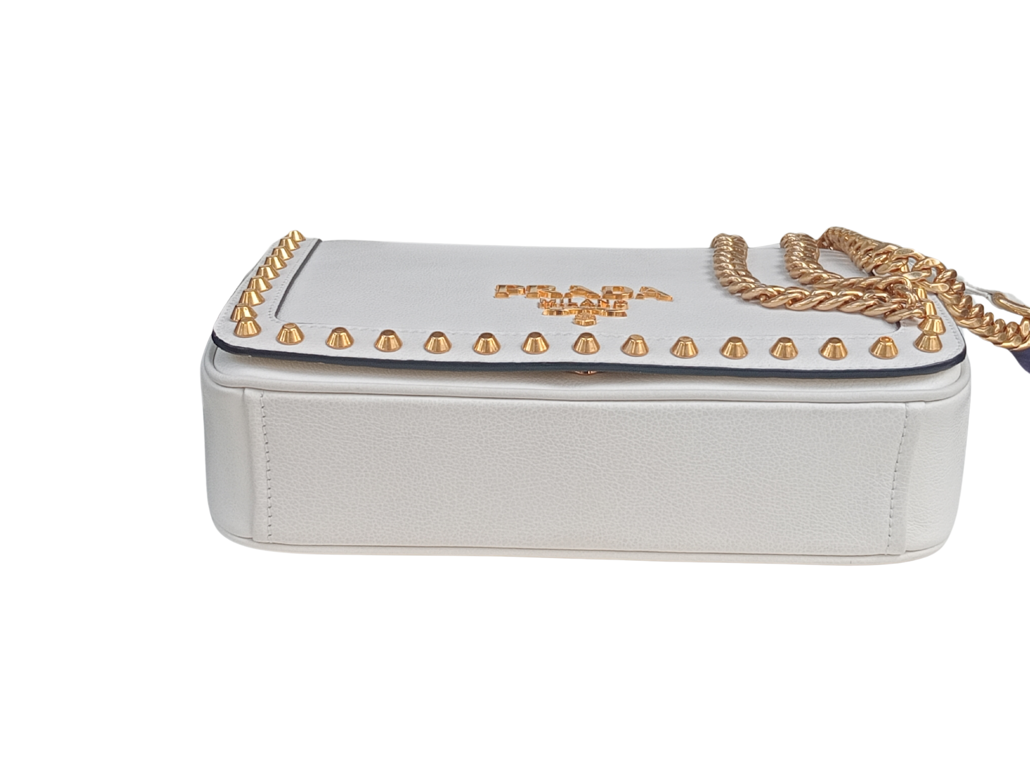 Bolso prada blanco y dorado