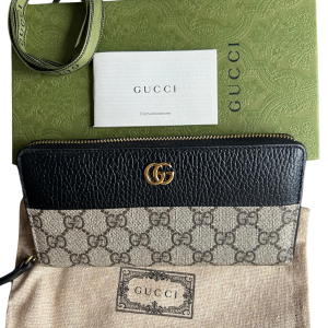 Cartera Gucci Marmont en lona GG